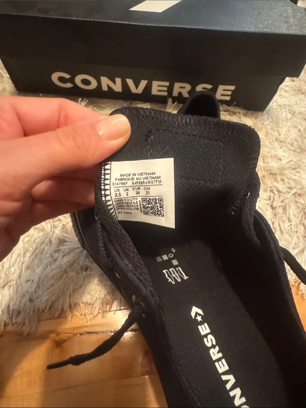 Converse Kids Low-Top Canvas Sneakers in Black size 2.5